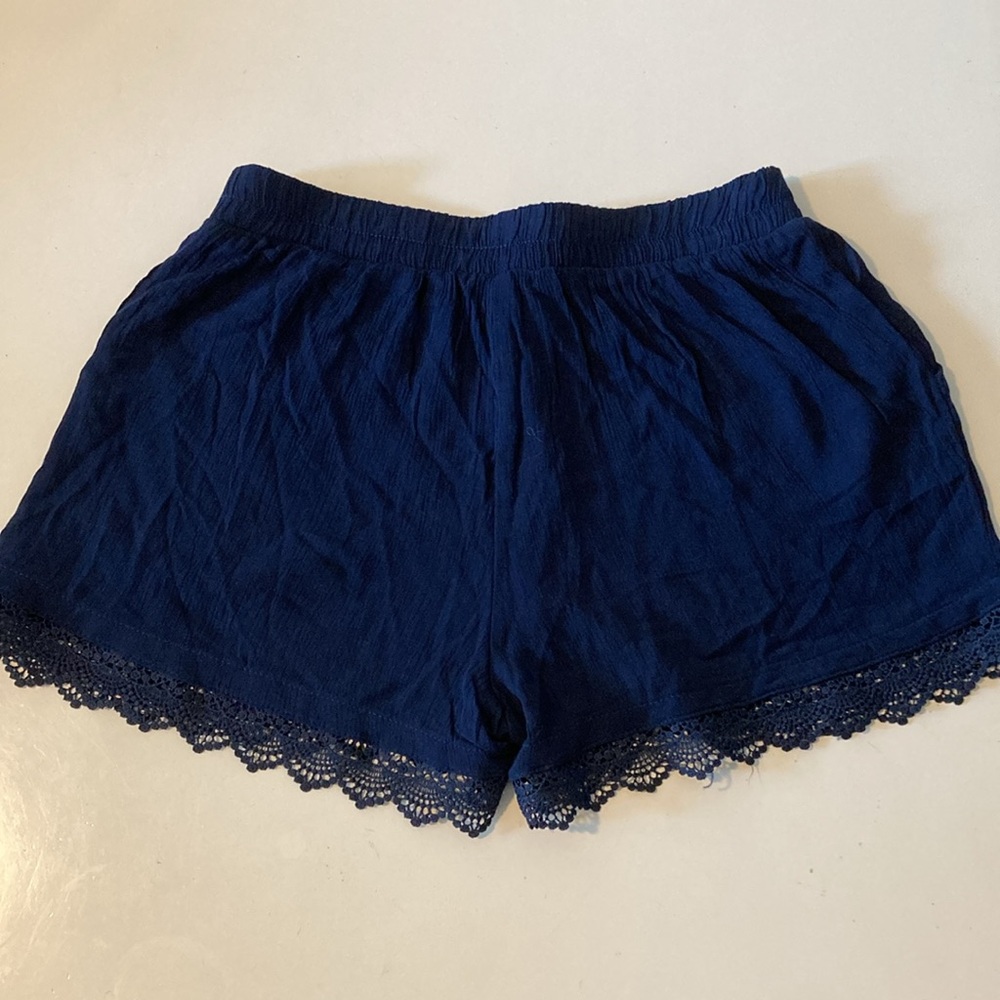 Kingston Grey Junior’s Solid Crochet Trim Shorts Navy Small - Picture 6 of 7